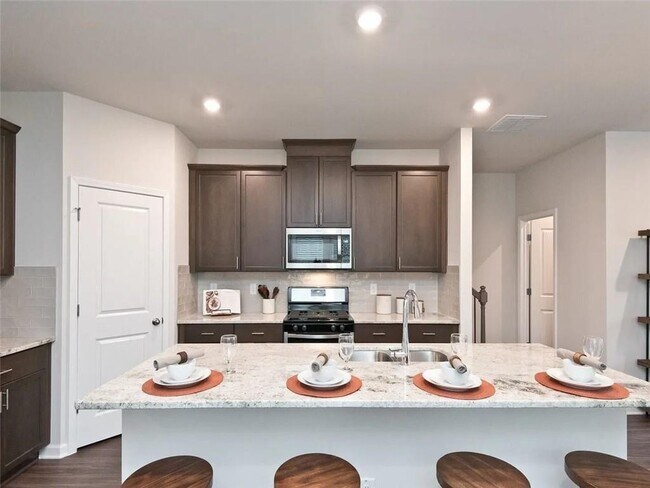 Photo - 1643 Villageside Ct