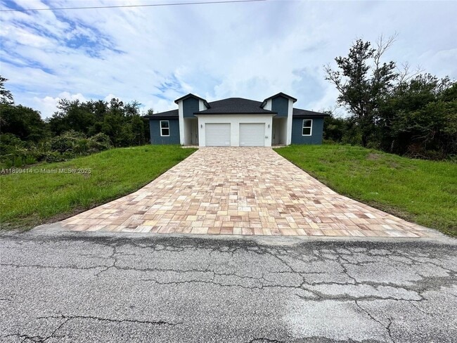 Building Photo - 10385 Port Everglades St Unit 1