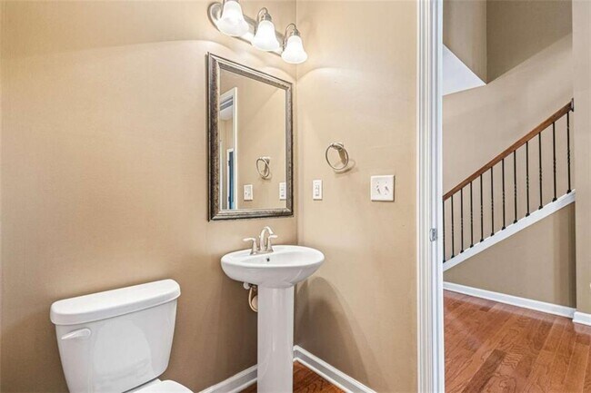 Photo - 3378 Vintage Cir SE