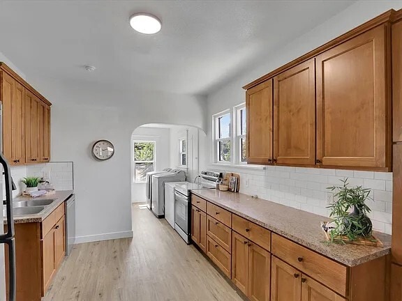 Photo - 2218 E Pacific Ave