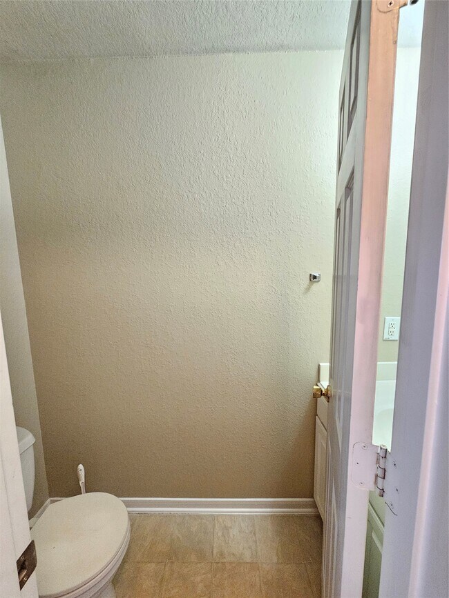 Photo - 11015 Walkup Way