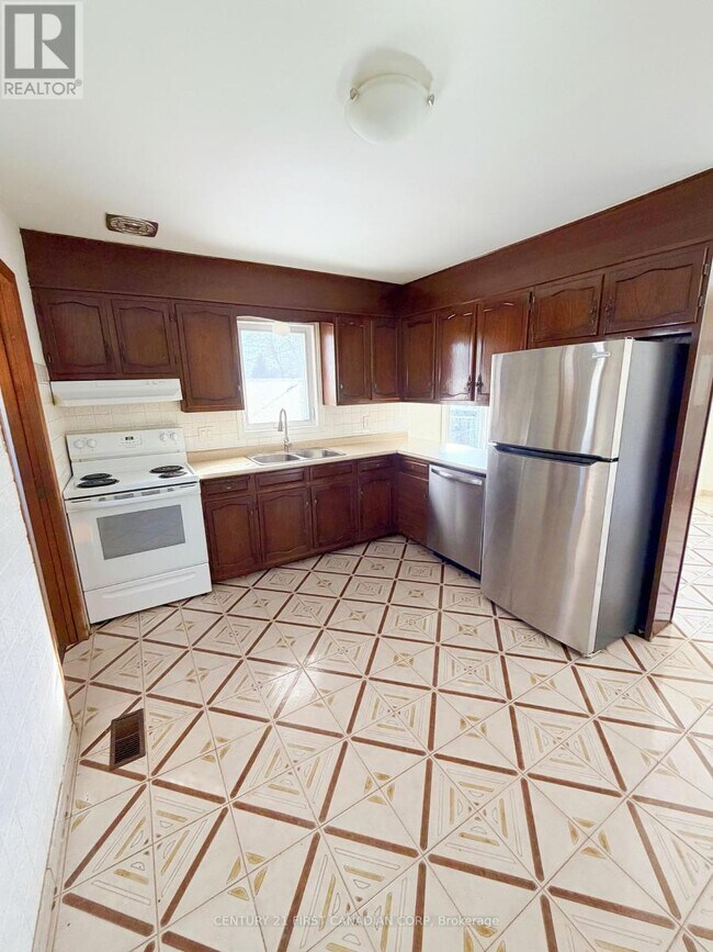 Photo - 37 Stormont Dr