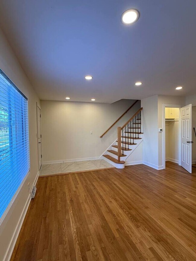 Photo - 415 E Lincoln St