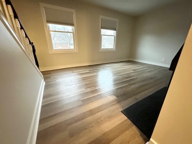 Photo - 1919 Finchley Ct