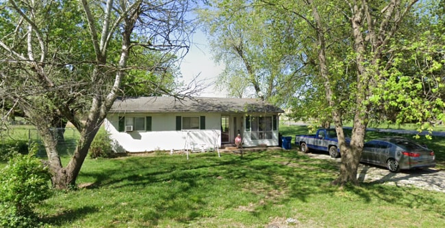 Photo - 131 E Chrysler Ave