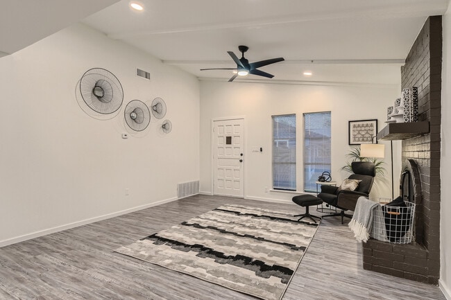 Photo - 3005 Edgedale Dr