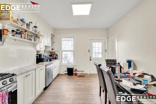 Photo - 22 Ashford St Unit 1