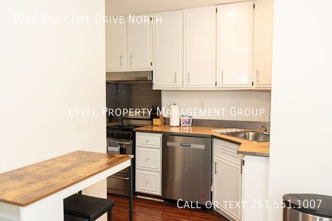 Photo - 1046 Sea Cliff Dr N