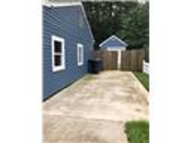 Photo - 3 BED / 2 BATH SINGLE FAMILY