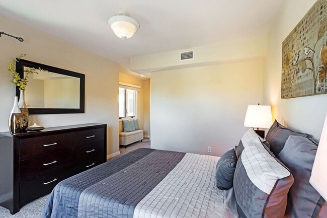 Photo - Gorgeous Spacious TownHome in Downtown Mou...