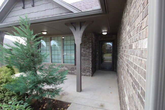 Photo - 20638 Frontier Pl