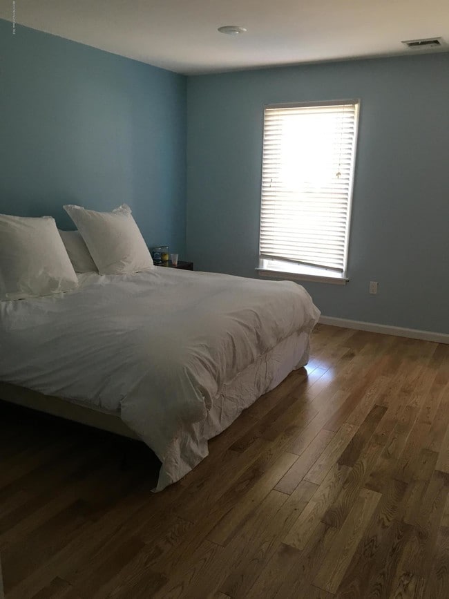 Photo - 110 Poplar Ave