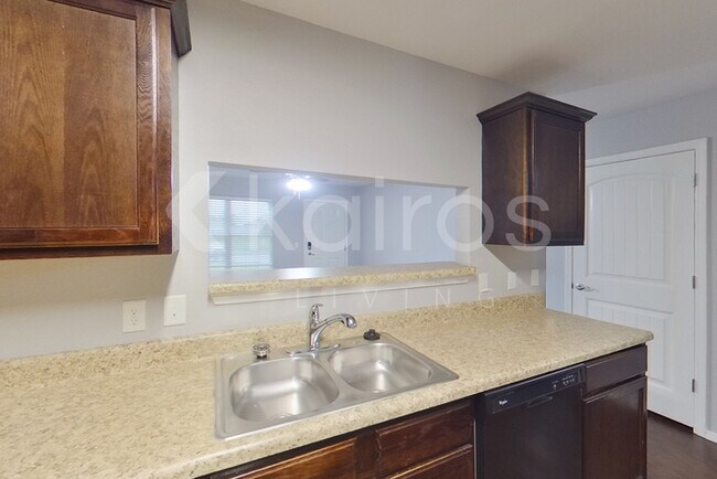 Photo - 5006 Thomas St