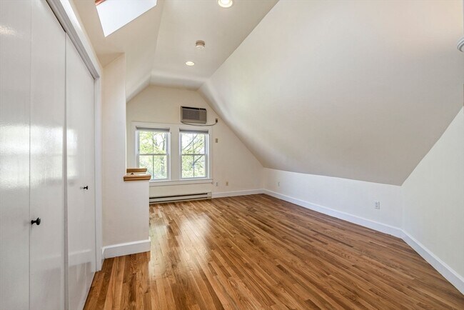 Photo - 4 Vincent Ave Unidad 2