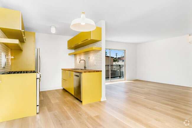 Building Photo - 40 18th Ave Unit 3 Rental