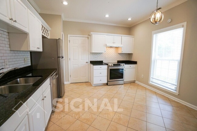 Photo - 2825-2827 7 Oaks Cir