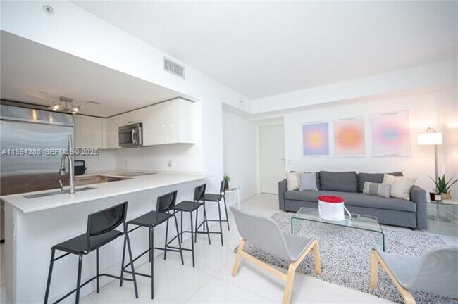 Photo - 1300 Brickell Bay Dr Unit 1300 Brickell Bay Dr # 1601