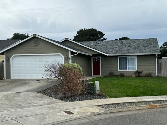Newer 3/2 McKinleyville Home - Newer 3/2 McKinleyville Home