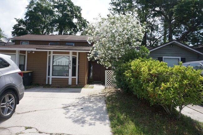 3 bedroom/2 bathroom townhome - 3 bedroom/2 bathroom townhome