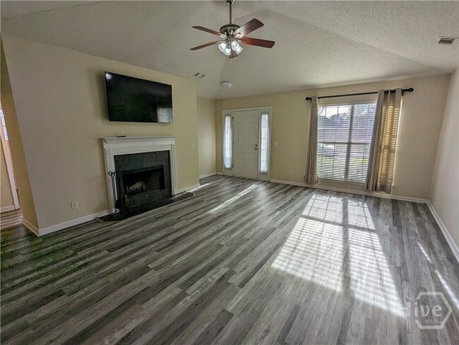 Photo - 89 Carlisle Ln