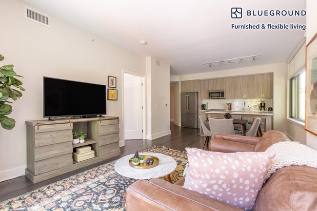 Photo - 4901 Montgomery Ln Unidad FL3-ID808