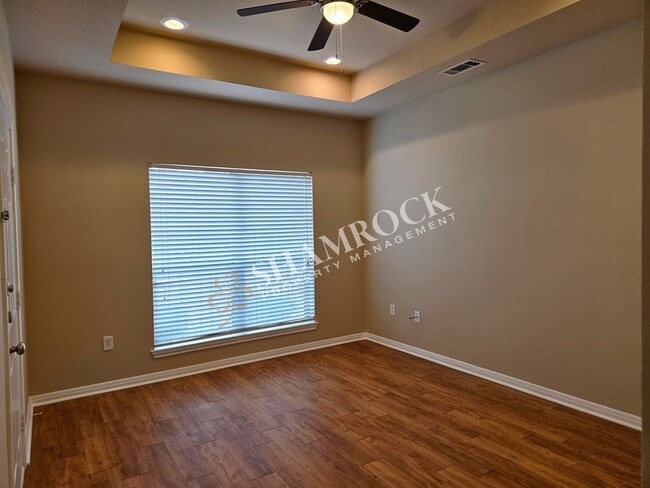 Photo - 3/2 Fourplex in Castle Heights