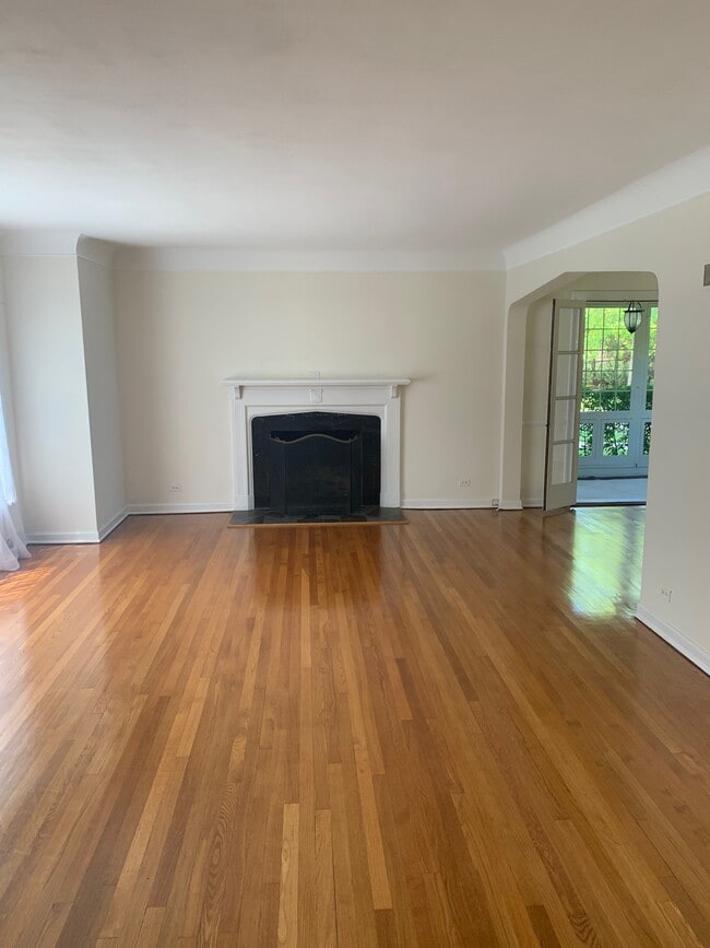 425 W North St