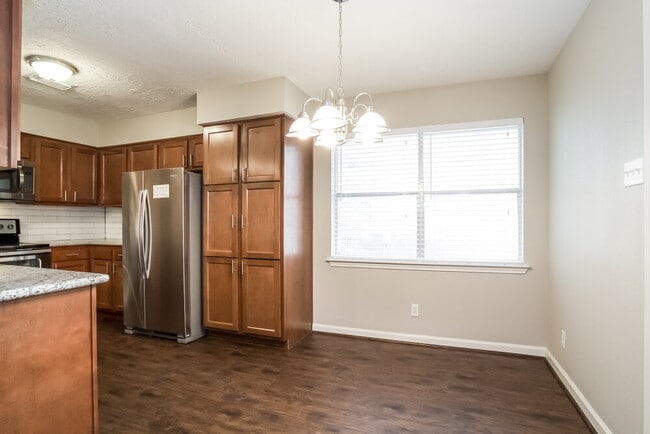 Photo - 3206 Teakwood Cir