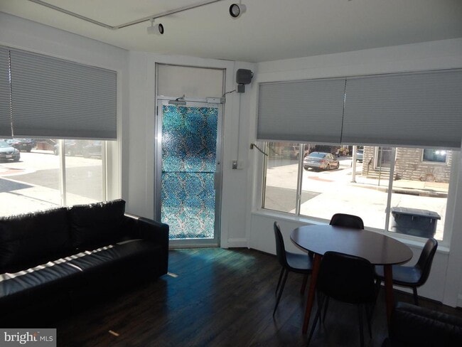 Photo - 241 S Exeter St
