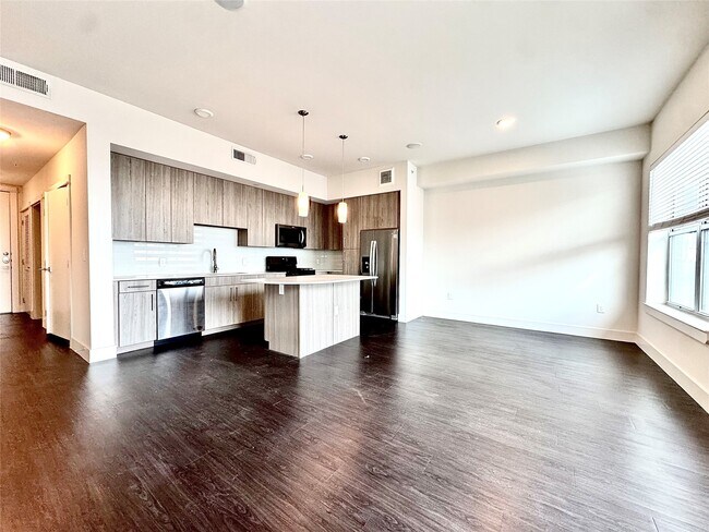 Photo - 3120 Smith St Unit 537