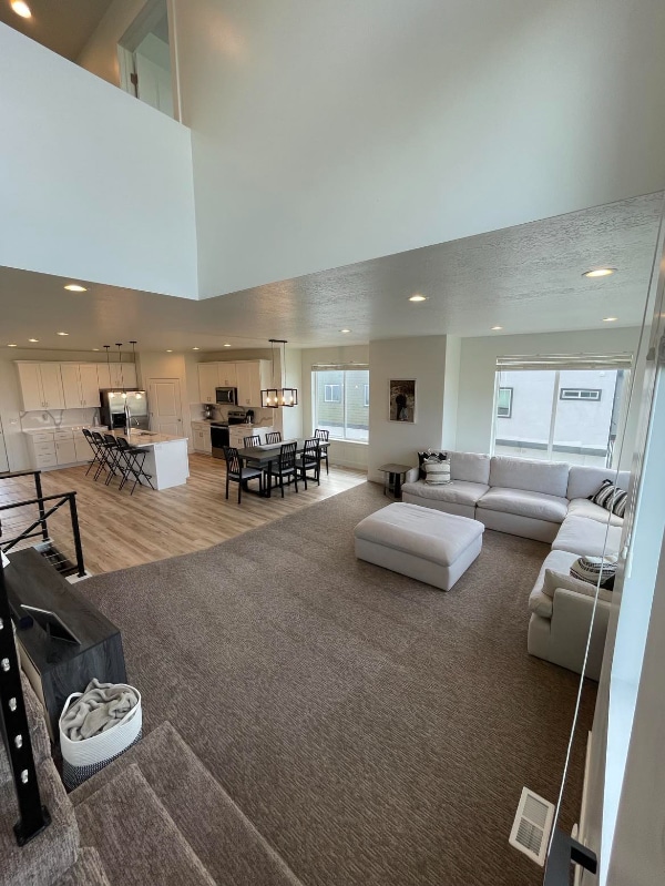 584 Lewski Ln