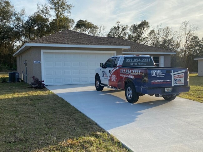 Photo - Desirable SW Ocala Neighborhood 3/2/2 **WON"T LAST**