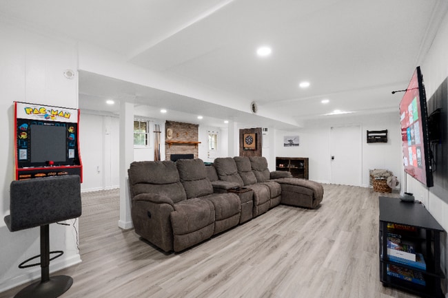 Photo - 634 Pollard Rd