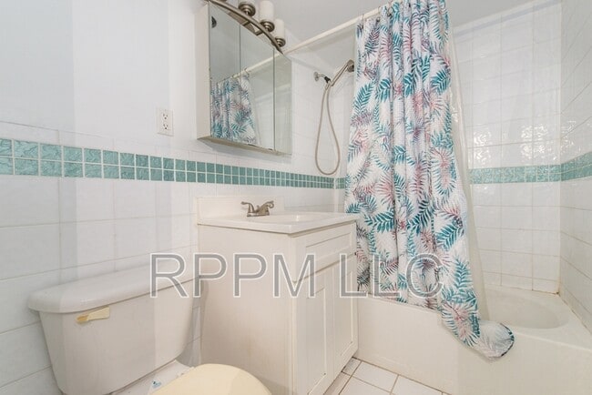 Photo - 60 Parkway Dr Unit 6JJ