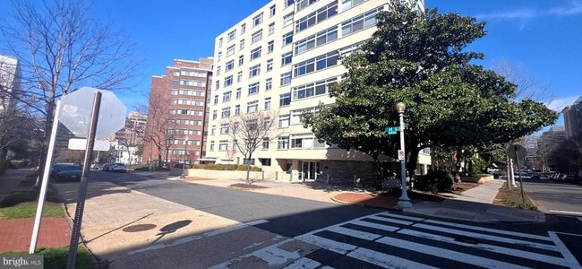 Photo - 2401 H St NW Unit 904