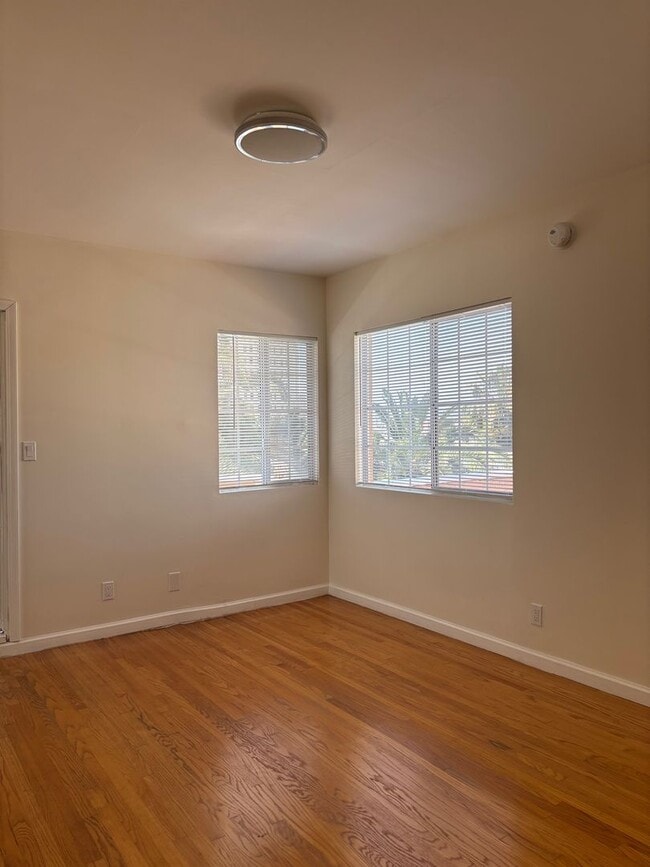 221 N Commonwealth Ave