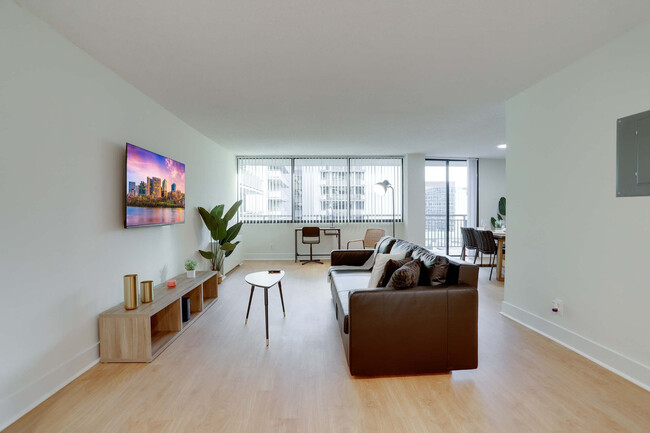 Building Photo - 320 23rd St S Rental