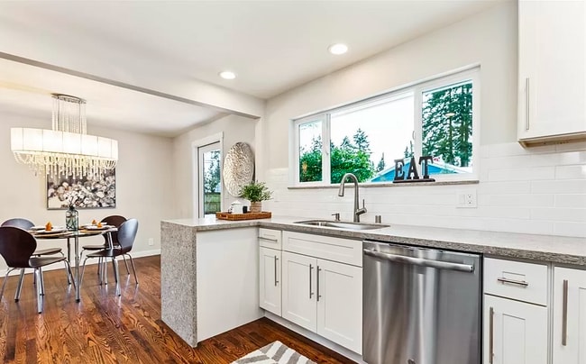 Photo - 1333 N 192nd St