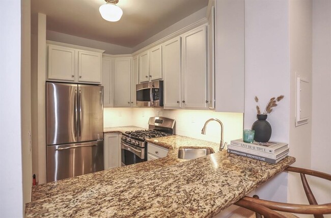 Photo - 1122 Hudson St Unit 2B