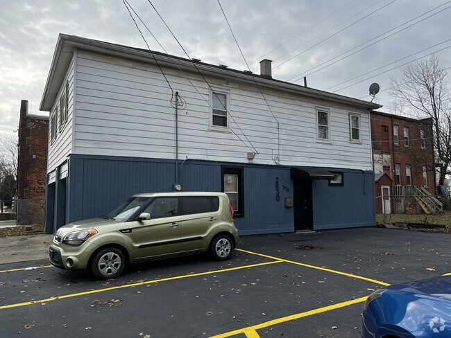 Building Photo - 2830 9th St Unit Carriage House