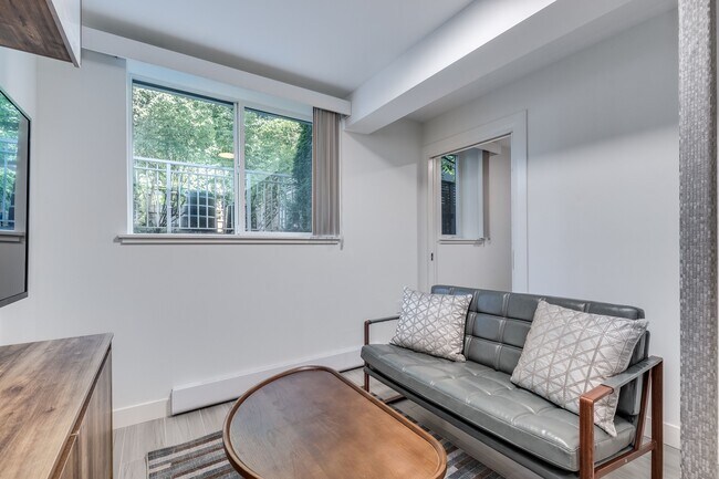 Building Photo - 1168 Pendrell St Unit 105