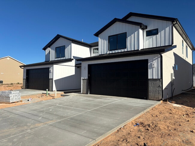 Photo - 2782 N Clark Pkwy