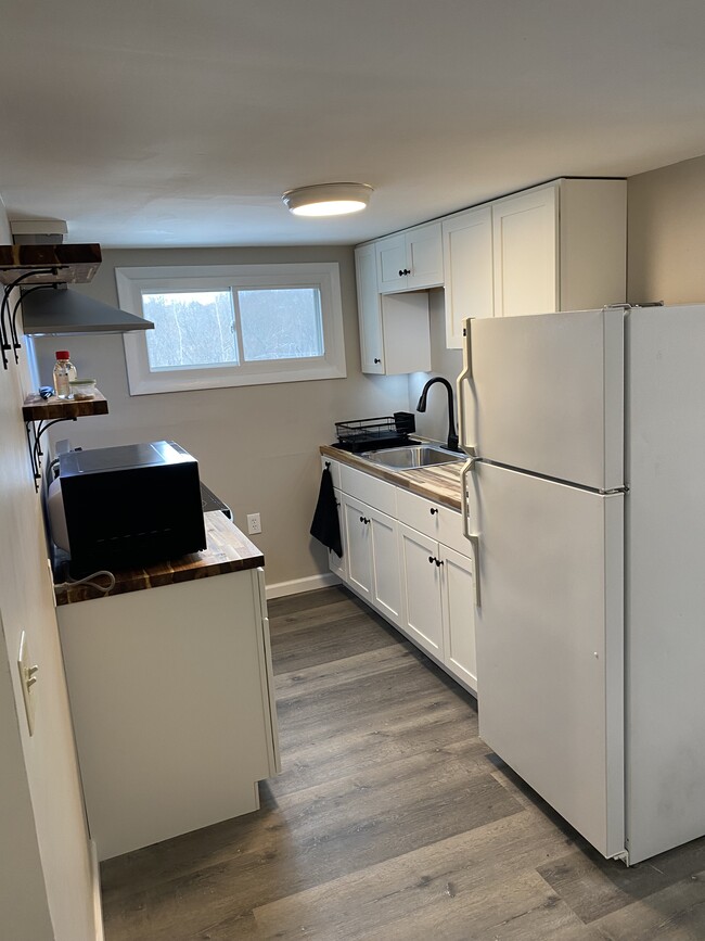 Brand new kitchen - 1200 Front St