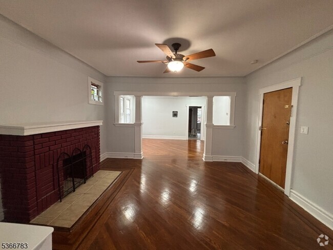 Building Photo - 35 Monticello Ave Unit 2 Rental