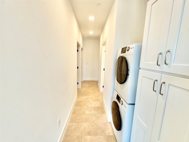 Photo - 2102 Mechanic St Unidad 301