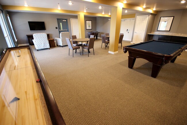 Photo - Riverside Villa Apartments