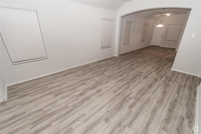 Building Photo - 205 Pronghorn Dr Rental