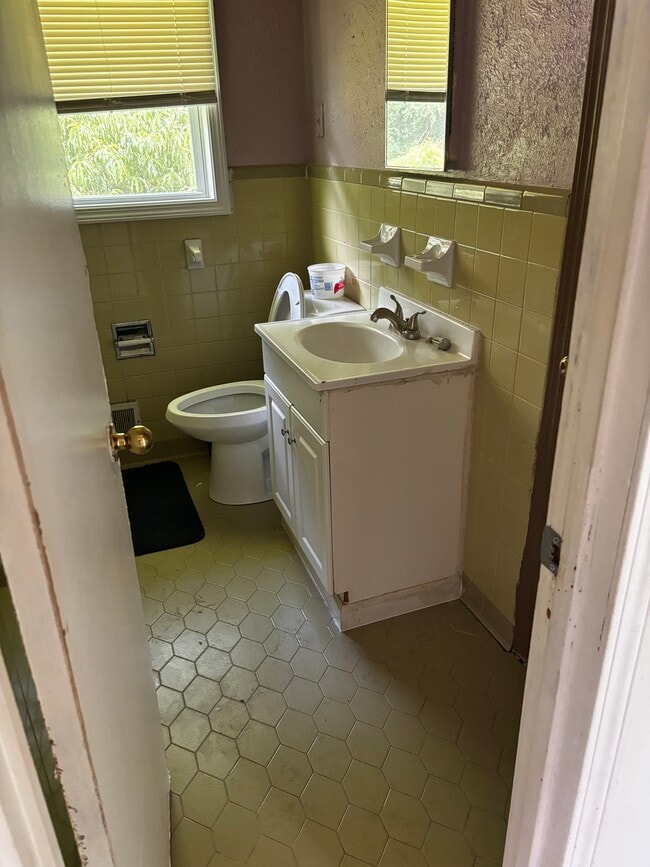 Photo - 5125 Seaborn Pl