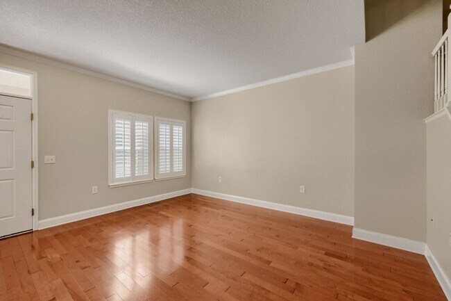 Photo - 1490 Bergen Rock St