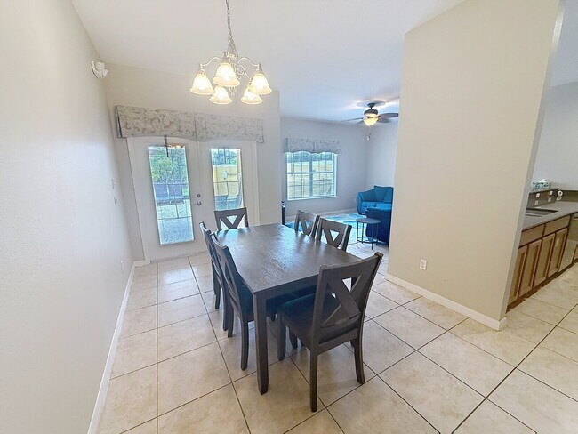 FURNISHED 4 bedroom townhome in Paradise Palms!